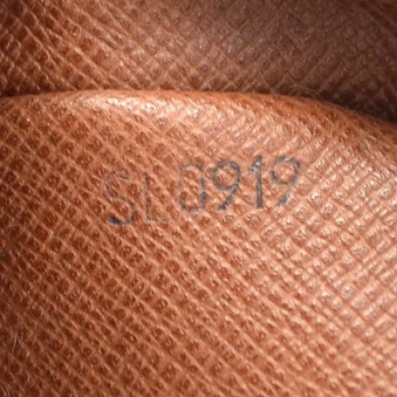 LOUIS VUITTON DANUBE PM Monogram Crossbody Shoulder Bag SL0919 with LV Dust Bag - Picture 8 of 17